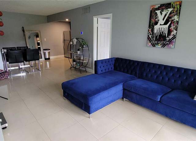 Property at 5773 Washington St Unit J2, Hollywood, FL 33023, 1 bed, 1 bath