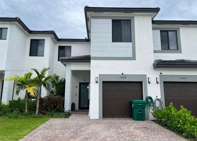 Property at 13649 SW 157th Pl, Miami, FL 33196, 3 beds, 2.5 baths