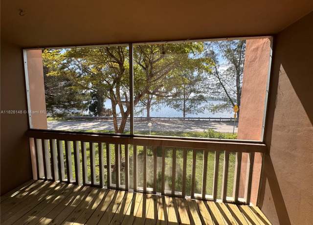 Property at 18707 NE 14th Ave #638, Miami, FL 33179, 1 bed, 1.5 baths