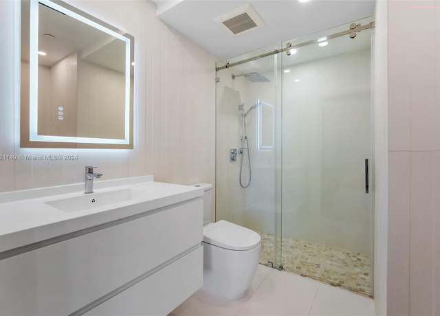 Property at 520 Brickell Key Dr Unit A1015, Miami, FL 33131, 2 beds, 2.5 baths