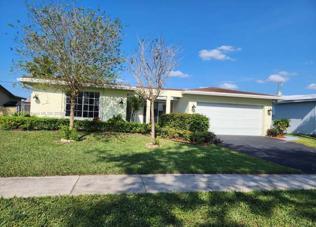 Property at 10551 Sunset Strip, Sunrise, FL 33322, 5 beds, 2 baths