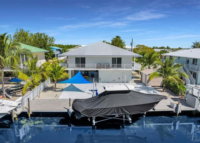 Property at 233 La Paloma Rd, Key Largo, FL 33037, 3 beds, 2 baths