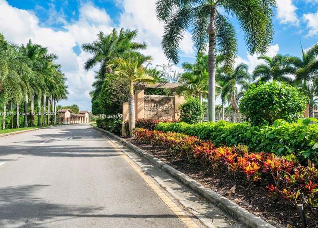 Property at 531 SW 147th Ave Unit 2-4, Pembroke Pines, FL 33027, 2 beds, 2.5 baths