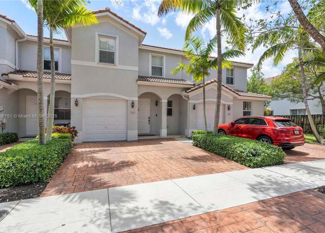 Property at 1018 NE 208th St, Miami, FL 33179, 3 beds, 2.5 baths