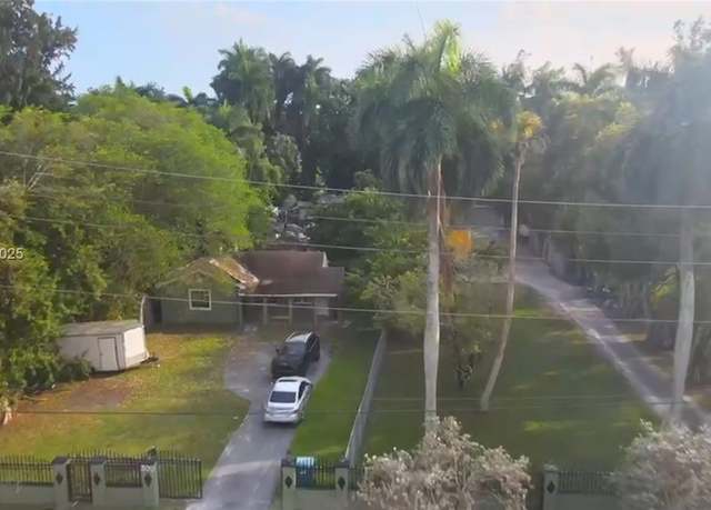 Property at 308 NW 159th St, Miami, FL 33169, 5 beds, 3 baths