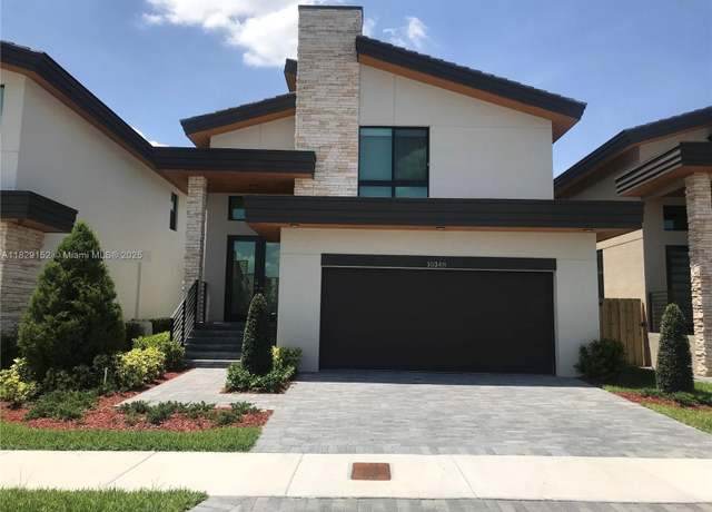Property at 10348 NW 76th Ter, Doral, FL 33178, 3 beds, 3.5 baths