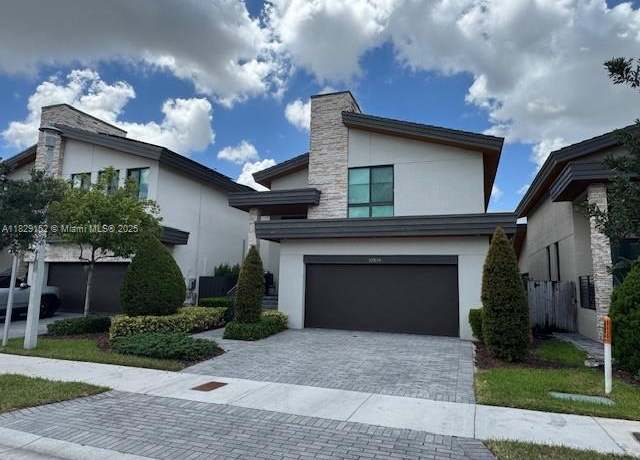Property at 10348 NW 76th Ter, Doral, FL 33178, 3 beds, 3.5 baths