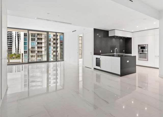 Property at 300 Biscayne Blvd Way #1809, Miami, FL 33131, 2 beds, 2.5 baths