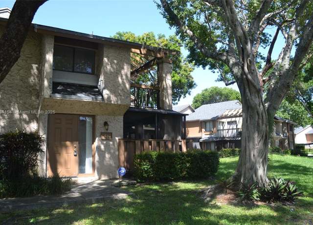 Property at 66 Wimbledon Lake Dr, Plantation, FL 33324, 3 beds, 2 baths