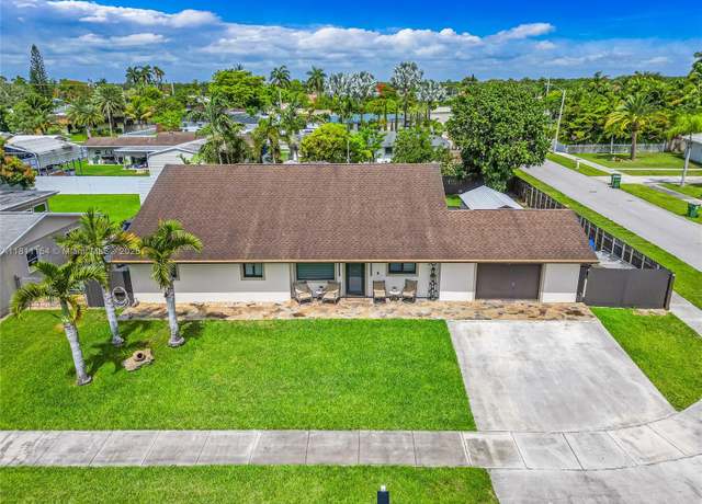 Property at 1760 NW 12th Ave, Homestead, FL 33030, 4 beds, 2 baths