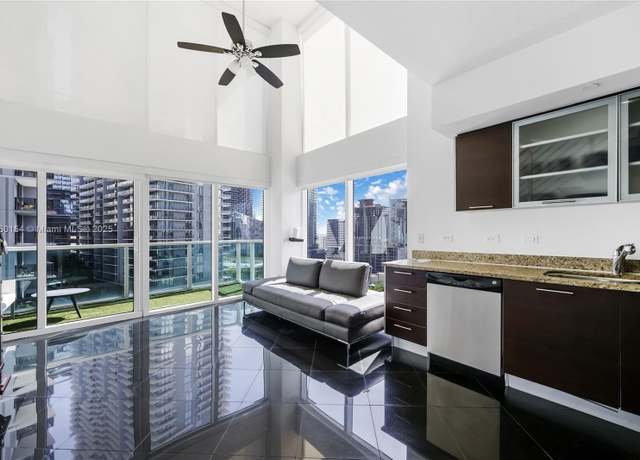 Property at 41 SE 5th St #1116, Miami, FL 33131, 2 beds, 2 baths