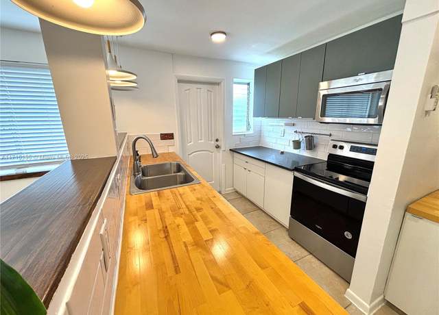 Property at 944 Meridian Ave #11, Miami Beach, FL 33139, 1 bed, 1 bath