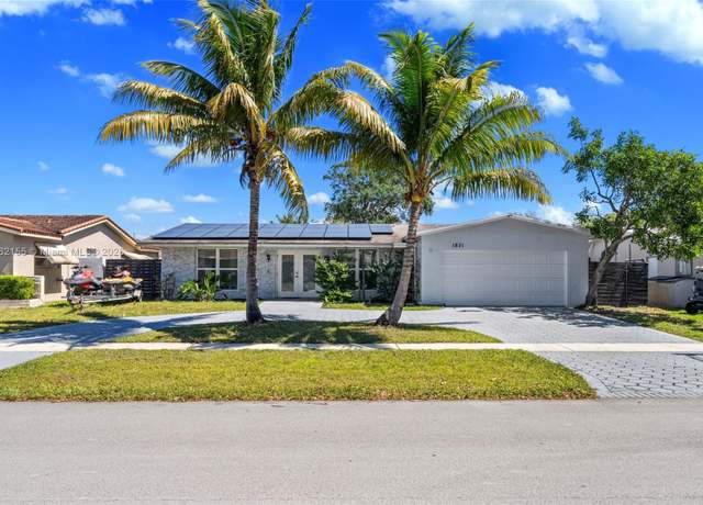 Property at 1821 N 55th Ave, Hollywood, FL 33021, 3 beds, 2 baths