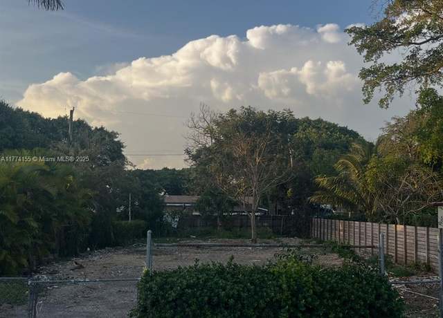 Property at 929 NE 14th St, Homestead, FL 33030
