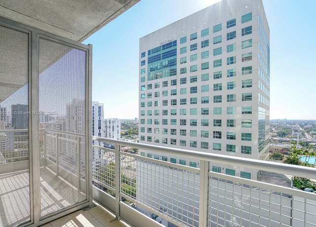 Property at 690 SW 1st Ct #2032, Miami, FL 33130, 1 bath