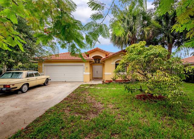 Property at 16859 Crestview Ln, Weston, FL 33326, 4 beds, 2 baths