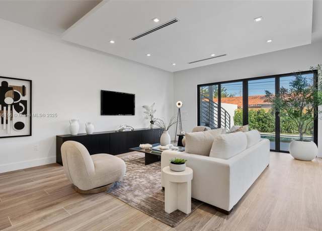 Property at 1247 SW 13 Ave, Miami, FL 33135, 3 beds, 3.5 baths