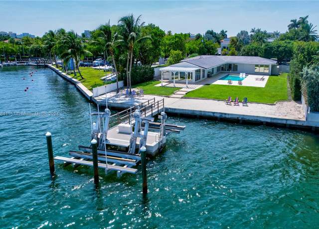 Property at 200 Harbor Dr, Key Biscayne, FL 33149, 4 beds, 4 baths