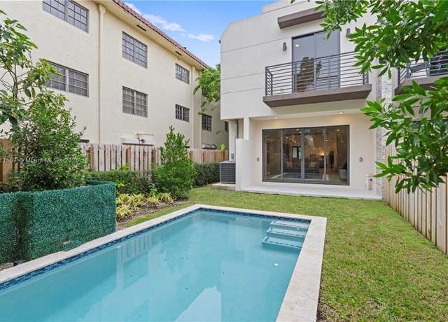 Property at 909 NE 16th Ave, Fort Lauderdale, FL 33304, 4 beds, 3.5 baths