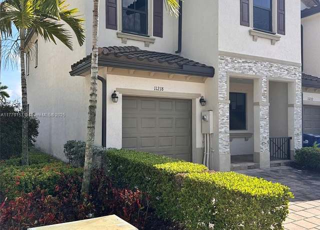 Property at 11218 SW 250th Ter #11218, Homestead, FL 33032, 4 beds, 2.5 baths