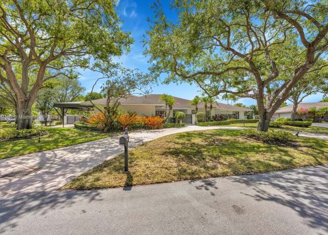 Property at 15920 SW 81st Ave, Palmetto Bay, FL 33157, 4 beds, 2.5 baths