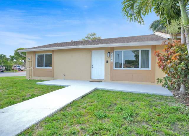 Property at 6933 SW 152nd Ct, Miami, FL 33193, 2 beds, 2 baths