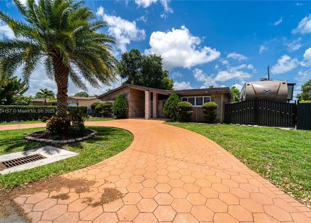 Property at 3404 Garden Ln, Miramar, FL 33023, 4 beds, 2 baths