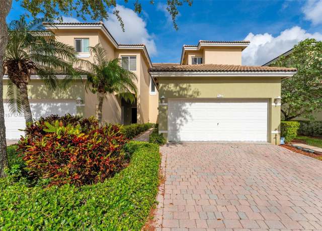Property at 2346 SE 16th Ter, Homestead, FL 33035, 3 beds, 2.5 baths
