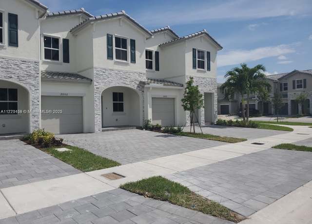 Property at 2602 SE 11th St #2602, Homestead, FL 33035, 3 beds, 2.5 baths