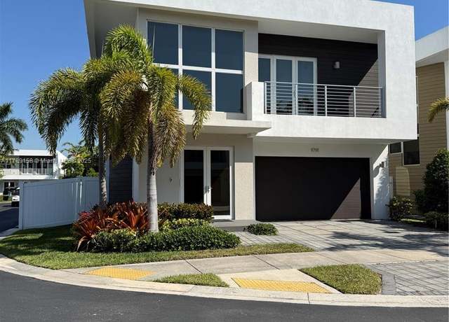 Property at 9791 NW 75th St, Doral, FL 33178, 4 beds, 4 baths