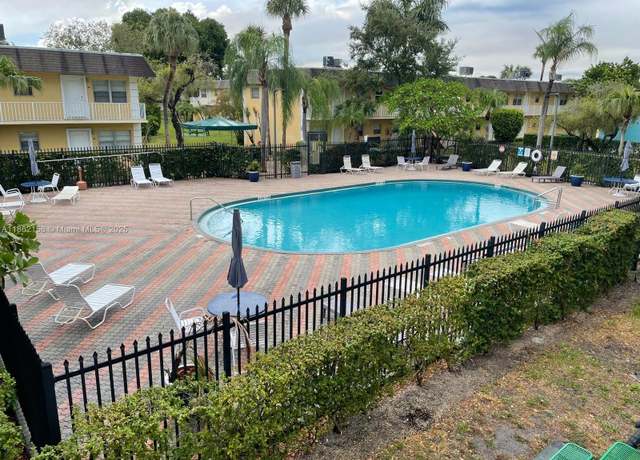 Property at 5162 NE 6th Ave #308, Oakland Park, FL 33334, 2 beds, 1 bath