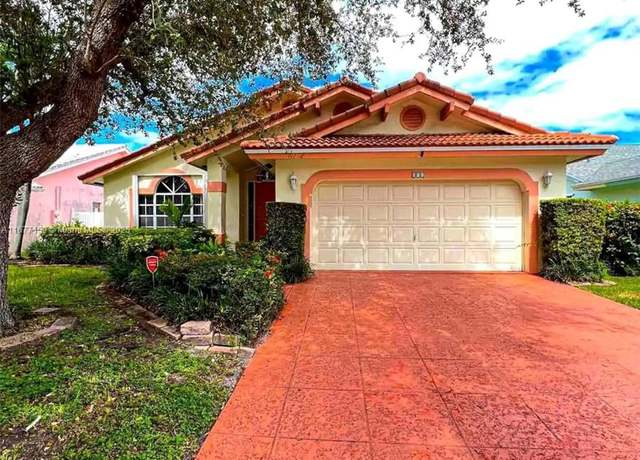 Property at 411 SE 7th St, Dania Beach, FL 33004, 3 beds, 3 baths