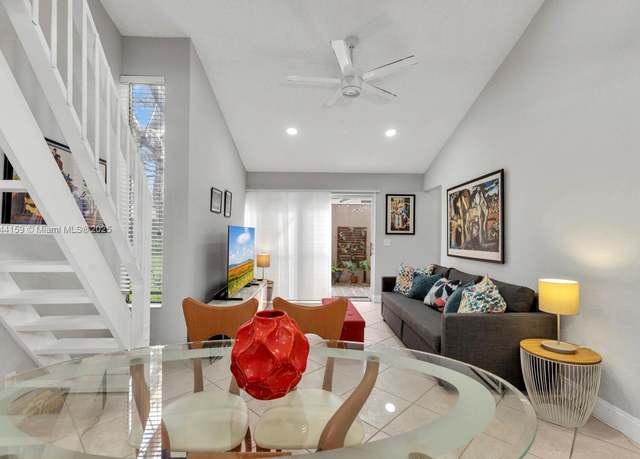 Property at 1161 NW 13th St #4, Boca Raton, FL 33486, 2 beds, 2 baths