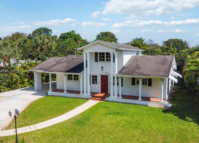 Property at 740 E Country Club Cir, Plantation, FL 33317, 3 beds, 2 baths