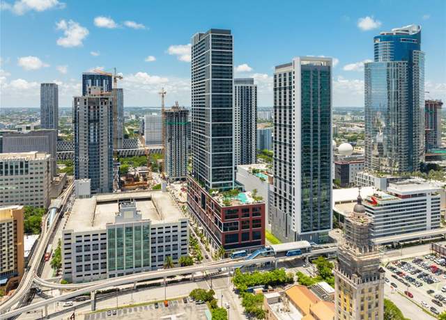 Property at 159 NE 6th St #3016, Miami, FL 33132, 3 beds, 2.5 baths