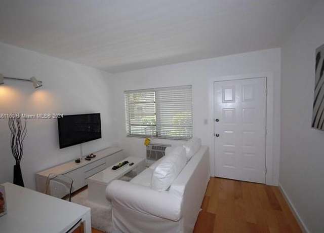 Property at 945 Meridian Ave #3, Miami Beach, FL 33139, 1 bath