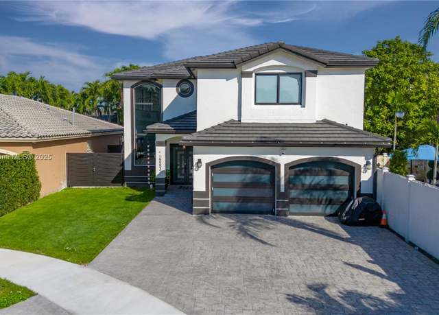 Property at 15553 SW 95th St, Miami, FL 33196, 4 beds, 3.5 baths