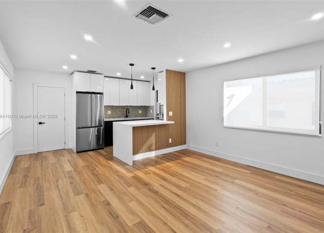 Property at 1201 N 16th Ave, Hollywood, FL 33020, 4 beds, 3 baths