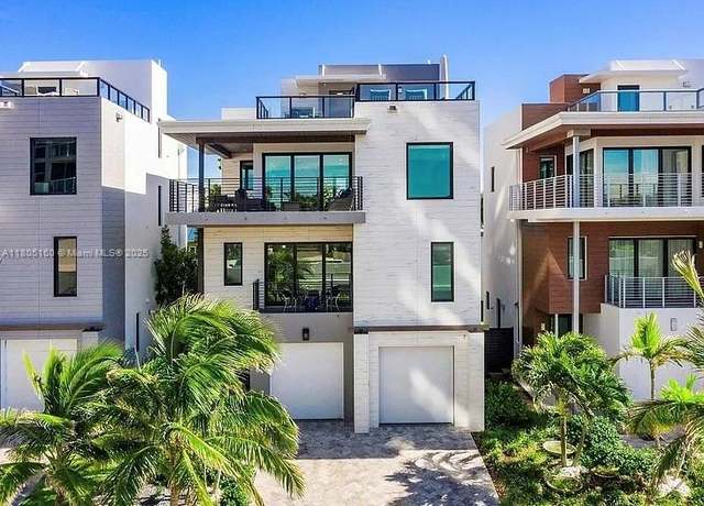 Property at 332 Balboa St, Hollywood, FL 33019, 3 beds, 3.5 baths
