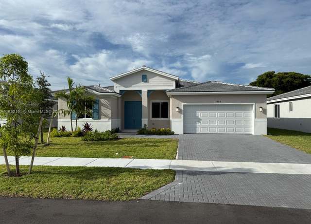 Property at 1828 NE 1st St, Homestead, FL 33033, 4 beds, 3 baths
