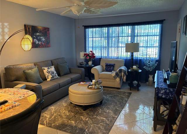 Property at 2223 Park Ln #102, Hollywood, FL 33021, 1 bed, 1.5 baths