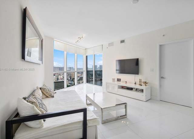 Property at 18201 Collins Ave #2008, Sunny Isles Beach, FL 33160, 1 bed, 1.5 baths