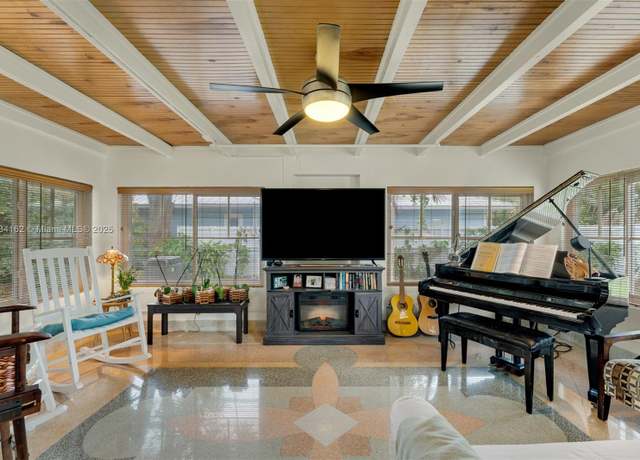Property at 7997 SW 98th Ter, Miami, FL 33156, 2 beds, 2 baths