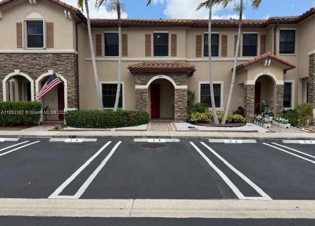 Property at 648 SE 32nd Ave #648, Homestead, FL 33033, 3 beds, 2.5 baths