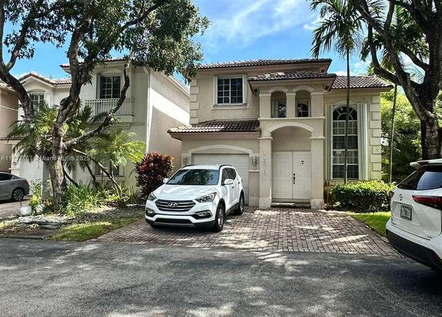 Property at 11378 NW 72nd Ter, Doral, FL 33178, 3 beds, 2 baths