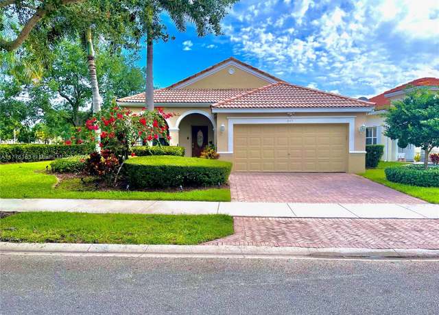 Property at 845 Vista Meadows Dr, Weston, FL 33327, 3 beds, 2 baths