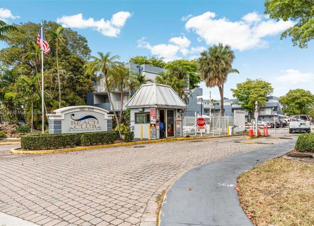 Property at 9371 Fontainebleau Blvd Unit I204, Miami, FL 33172, 2 beds, 2.5 baths