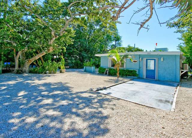 Property at 158 Pearl Ave, Plantation Key, FL 33070, 3 beds, 2 baths