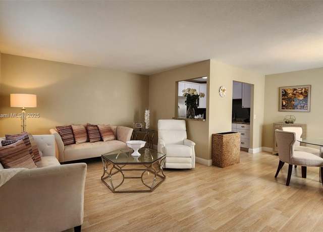 Property at 763 Flanders P #763, Delray Beach, FL 33484, 1 bed, 1.5 baths