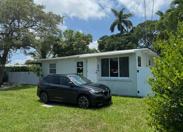Property at 204 SW 7th Ave, Hallandale Beach, FL 33009, 3 beds, 2 baths